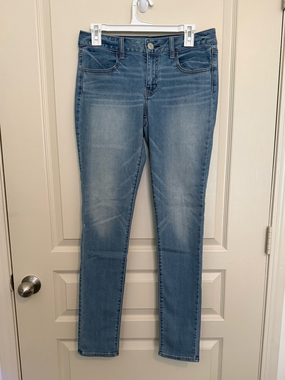 American Eagle Outfitters Skinny Jeans in Light Blue Wash